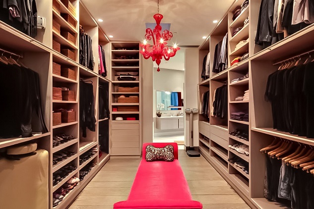 celebrity-homes-Avicii-villa-luxury-closet