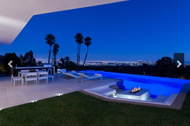 Luxury Terraces: 10 Outdoor Design Ideas With Fireplace ➤ To see more news about The Most Expensive Homes around the world visit us at www.themostexpensivehomes.com #mostexpensive #mostexpensivehomes #themostexpensivehomes @expensivehomes