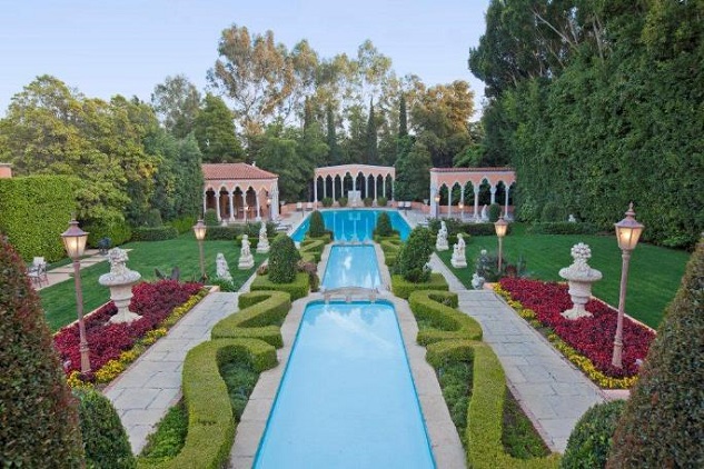 The 5 Expensive Homes for Sale in Beverly Hills Right Now ➤ To see more news about The Most Expensive Homes around the world visit us at www.themostexpensivehomes.com #mostexpensive #mostexpensivehomes #themostexpensivehomes @expensivehomes