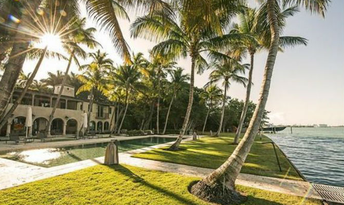 Take a Look at Some of The Most Extravagant Homes in Miami ➤ To see more news about The Most Expensive Homes around the world visit us at www.themostexpensivehomes.com #mostexpensive #mostexpensivehomes #themostexpensivehomes @expensivehomes