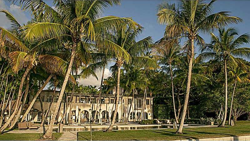 Take a Look at Some of The Most Extravagant Homes in Miami ➤ To see more news about The Most Expensive Homes around the world visit us at www.themostexpensivehomes.com #mostexpensive #mostexpensivehomes #themostexpensivehomes @expensivehomes