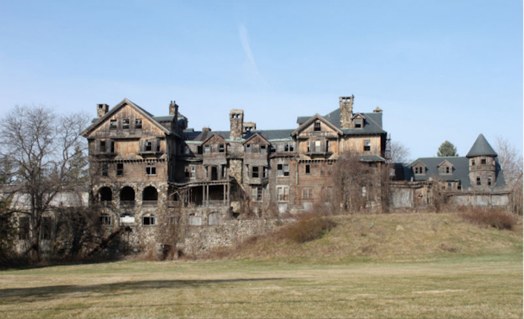 11 Fascinating Abandoned Mansions To Visit for Halloween ➤ To see more news about The Most Expensive Homes around the world visit us at www.themostexpensivehomes.com #mostexpensive #mostexpensivehomes #themostexpensivehomes @expensivehomes