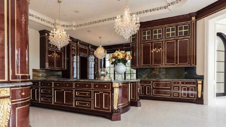 take-a-look-inside-the-most-expensive-home-in-america-4
