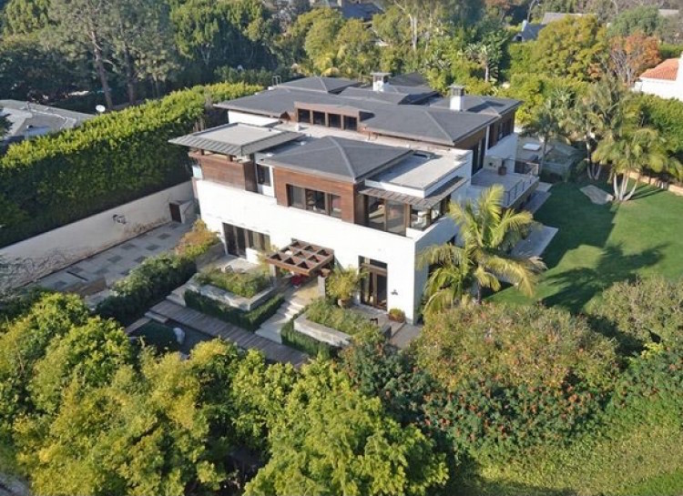 15 Most Beautiful and Expensive Celebrity Homes ➤ To see more news about The Most Expensive Homes around the world visit us at www.themostexpensivehomes.com #mostexpensive #mostexpensivehomes #themostexpensivehomes @expensivehomes