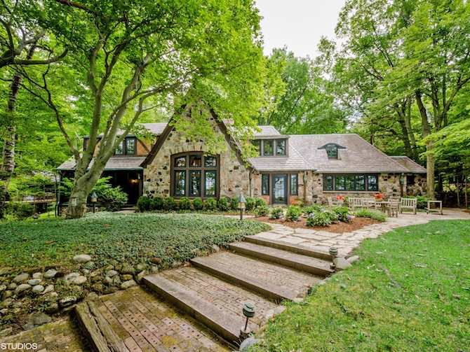 roger-eberts-michigan-home-is-for-sale-9