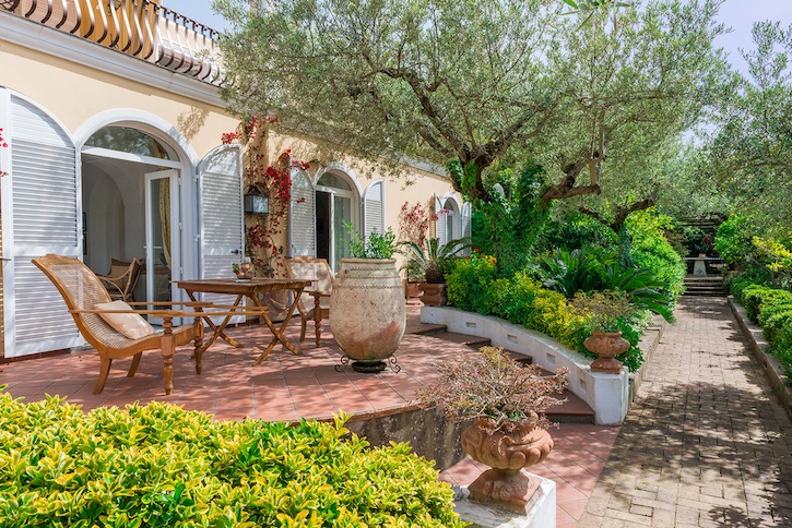 Luxury Real Estate: Villa Casa Tua, a Stunning Piece of Property ➤ To see more news about The Most Expensive Homes around the world visit us at www.themostexpensivehomes.com #mostexpensive #mostexpensivehomes #themostexpensivehomes @expensivehomes