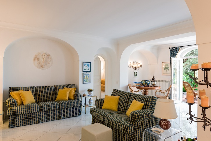 Luxury Neighborhood: Villa Casa Tua, a Stunning Piece of Property ➤ To see more news about The Most Expensive Homes around the world visit us at www.themostexpensivehomes.com #mostexpensive #mostexpensivehomes #themostexpensivehomes @expensivehomes