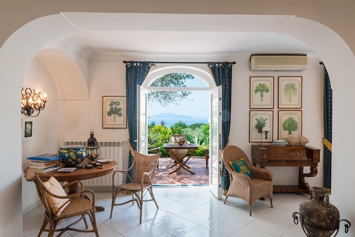 Luxury Neighborhood: Villa Casa Tua, a Stunning Piece of Property ➤ To see more news about The Most Expensive Homes around the world visit us at www.themostexpensivehomes.com #mostexpensive #mostexpensivehomes #themostexpensivehomes @expensivehomes