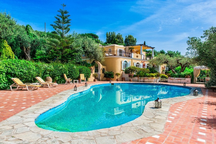 Luxury Real Estate: Villa Casa Tua, a Stunning Piece of Property ➤ To see more news about The Most Expensive Homes around the world visit us at www.themostexpensivehomes.com #mostexpensive #mostexpensivehomes #themostexpensivehomes @expensivehomes