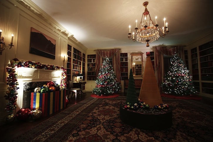 Check out the Obama Family's Last White House Holiday Decorations ➤ To see more news about The Most Expensive Homes around the world visit us at www.themostexpensivehomes.com #mostexpensive #mostexpensivehomes #themostexpensivehomes @expensivehomes