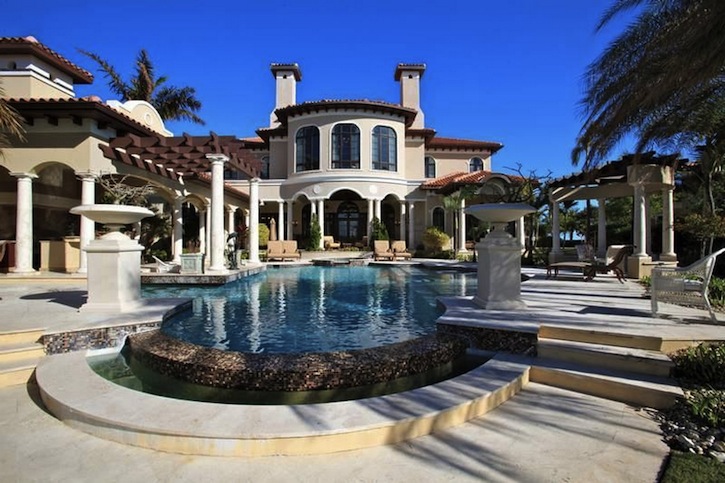 This Breathtaking Villa Florentine In Bahamas is Listed for $21.5 Mi ➤ To see more news about The Most Expensive Homes around the world visit us at www.themostexpensivehomes.com #mostexpensive #mostexpensivehomes #themostexpensivehomes @expensivehomes