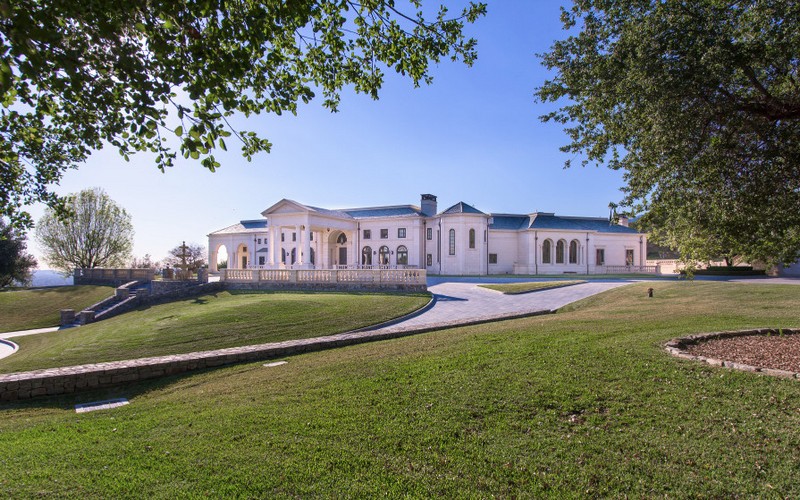 This Exquisite LA Luxury Real Estate Can Be Yours for $40M ➤ To see more news about The Most Expensive Homes around the world visit us at www.themostexpensivehomes.com #mostexpensive #mostexpensivehomes #themostexpensivehomes @expensivehomes