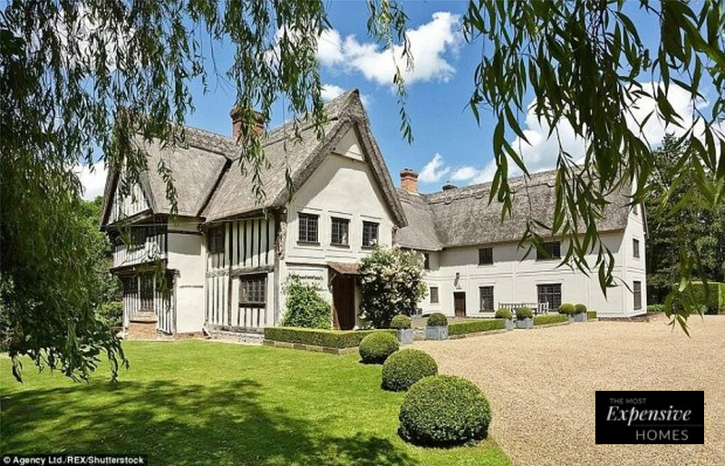 Game of Thrones or Game of Homes: Which House Rules in Real Life? - Emilia Clarke's home, Lena Headey's home, Kit Harington's home ➤ To see more news about The Most Expensive Homes around the world visit us at www.themostexpensivehomes.com #mostexpensive #mostexpensivehomes #themostexpensivehomes #celebrityhomes #GoT #GameofThrones @expensivehomes