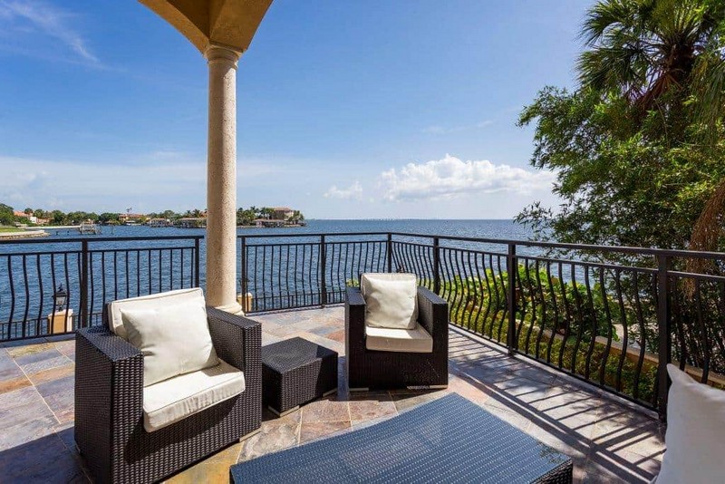 This Luxury Tampa Real Estate Is Ready to Become Your Dream Beach Home - Luxury Real Estate - Luxury Neighborhoods ➤ Explore The Most Expensive Homes around the world on our website! #mostexpensive #mostexpensivehomes #themostexpensivehomes #luxuryrealestate #luxuryneighborhoods #realestate #celebrityhomes @expensivehomes