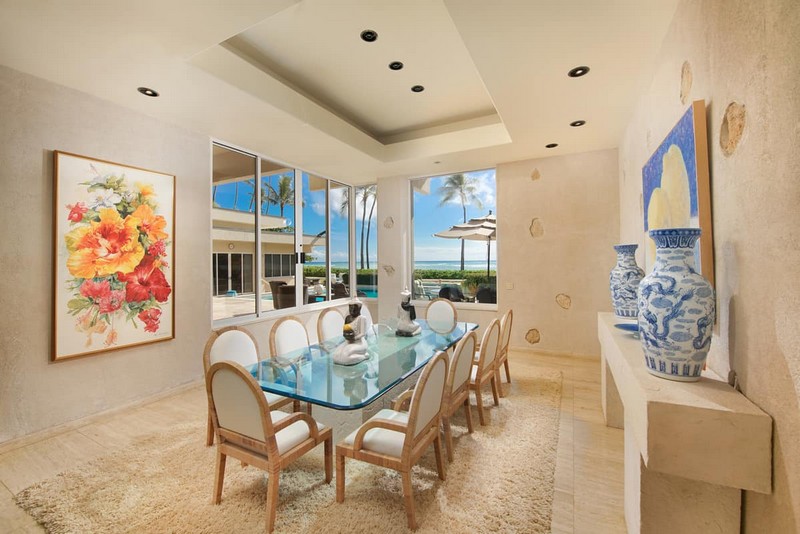 An Open and Airy Abode on One of Hawaii’s Most Beautiful Beaches - Luxury Real Estate - Luxury Neighborhoods - Luxury Beach Houses - Luxury Beach Homes ➤ Explore The Most Expensive Homes around the world on our website! #mostexpensive #mostexpensivehomes #themostexpensivehomes #luxuryrealestate #luxuryneighborhoods #realestate #celebrityhomes @expensivehomes