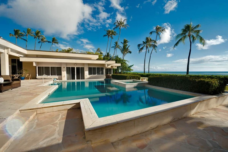 What About the Oahu Airy Abode as Your Own Private Beach Paradise - Luxury Real Estate - Luxury Neighborhoods - Luxury Beach Houses - Luxury Beach Homes ➤ Explore The Most Expensive Homes around the world on our website! #mostexpensive #mostexpensivehomes #themostexpensivehomes #luxuryrealestate #luxuryneighborhoods #realestate #celebrityhomes @expensivehomes