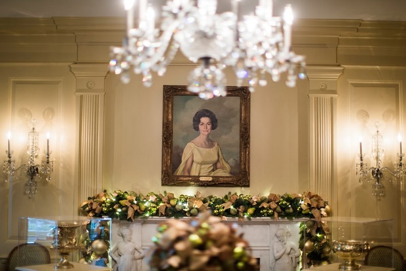 Get the Holiday Mood with the 2017 White House Christmas Decorations - Melania Trump - Christmas 2017 - Luxury Real Estate - The Most Expensive Homes - Luxury Neighborhoods - Celebrity Homes ➤ Explore The Most Expensive Homes around the world on our website! #mostexpensive #mostexpensivehomes #themostexpensivehomes #luxuryrealestate #luxuryneighborhoods #realestate #celebrityhomes @expensivehomes