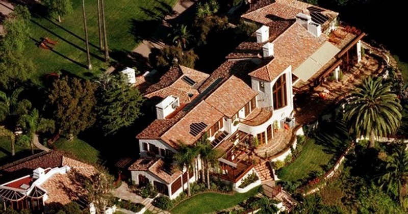 Get to Know the 20 Most Expensive Celebrity Homes in The World - The Most Expensive Homes - World's Most Expensive Celebrity Homes - Luxury Neighborhoods - Celebrity Homes ➤ Explore The Most Expensive Homes around the world on our website! #mostexpensive #mostexpensivehomes #themostexpensivehomes #luxuryrealestate #luxuryneighborhoods #realestate #celebrityhomes @expensivehomes