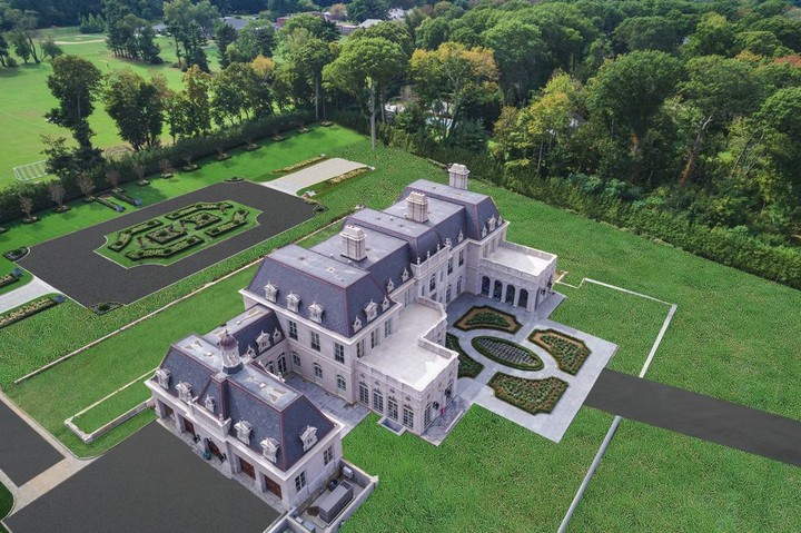 Long Island Mansion Inspired by Versailles Has Hit the Market for $60M 9