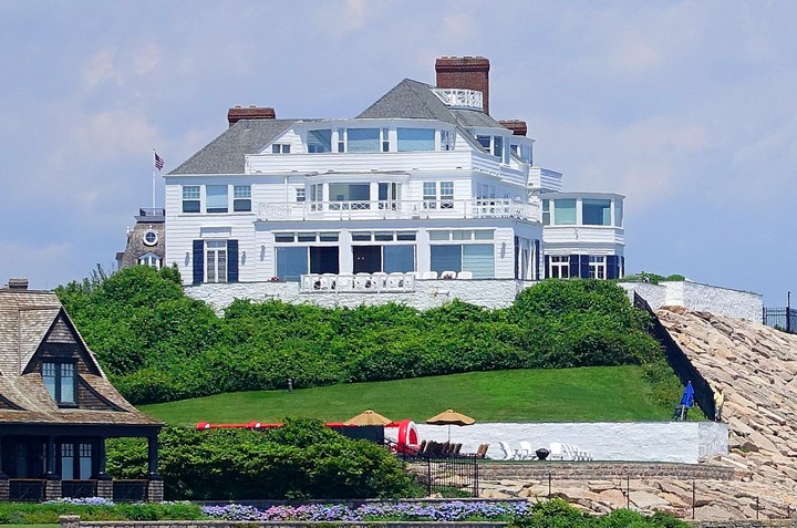 Meet 25 of the Most Expensive Homes Owned by Celebrities 19