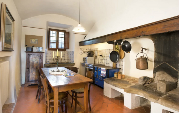 The Former Tuscan Villa of Michelangelo Has Hit the Market-7