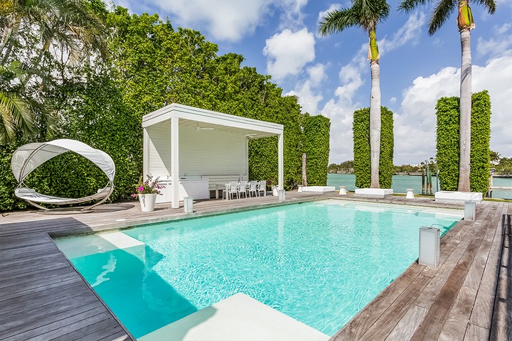 Celebrity Homes Shakira's Listed her Contemporary Miami Beach Mansion 11