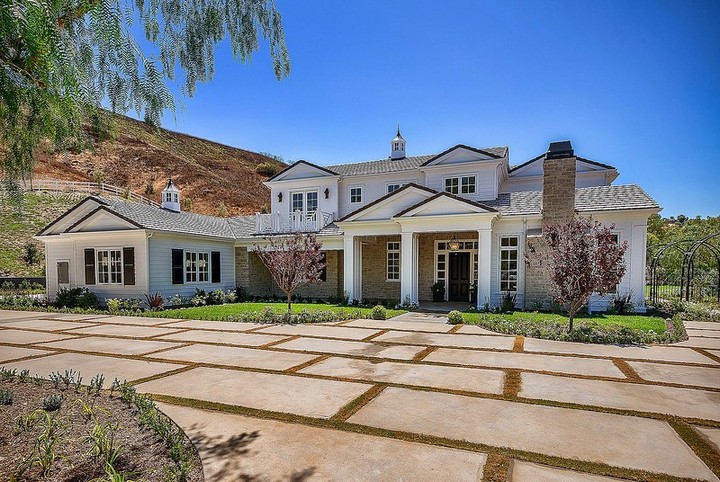 Be Amazed by the Many Luxury Homes of the Kardashian-Jenner Family 11