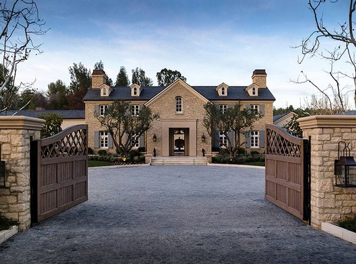 Be Amazed by the Many Luxury Homes of the Kardashian-Jenner Family 3