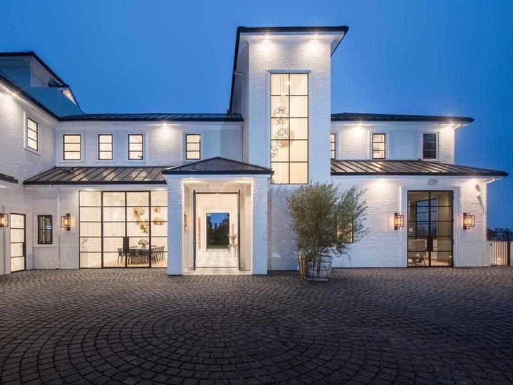 Check Out the Brand-New $23 Million Los Angeles Home of LeBron James 28