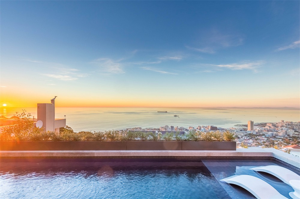 Discover Cape Town's Most Expensive Rentals for a Grand Holiday Season 5