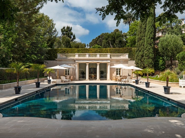 Observe the Marvelous Landscape Design of a $245M Los Angeles Mansion 5