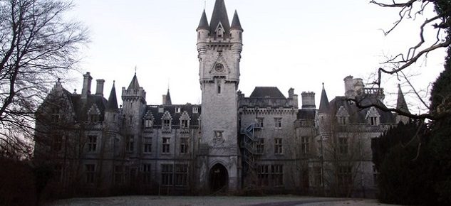 7 Abandoned Mansions From Around the World