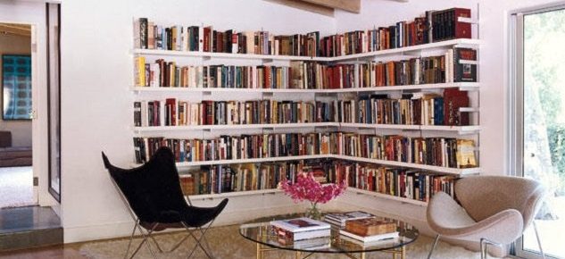 A luxurious midcentury modern home