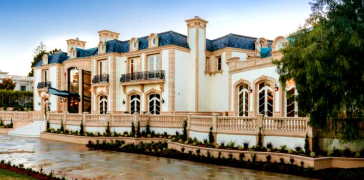 This Striking Beverly Hills Mansion is Listed for Sale for $80M ➤ To see more news about The Most Expensive Homes around the world visit us at www.themostexpensivehomes.com #mostexpensive #mostexpensivehomes #themostexpensivehomes #celebrityhomes @expensivehomes