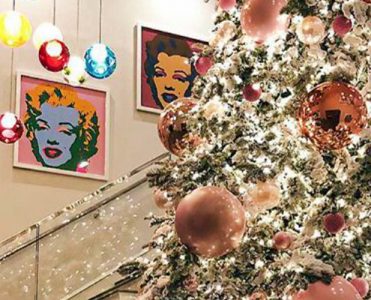 Get into the Holiday Spirit with These Celebrity Christmas Trees 2017 - Christmas 2017 - The Most Expensive Homes - Celebrity Homes - Luxury Neighborhoods - Celebrity Homes ➤ Explore The Most Expensive Homes around the world on our website! #mostexpensive #mostexpensivehomes #themostexpensivehomes #luxuryrealestate #luxuryneighborhoods #ChristmasTrees #CelebrityChristmas #Christmas2017 #celebrityhomes @expensivehomes