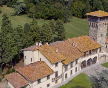 Look at the Serene Interior Design of an Outstanding Italian Villa