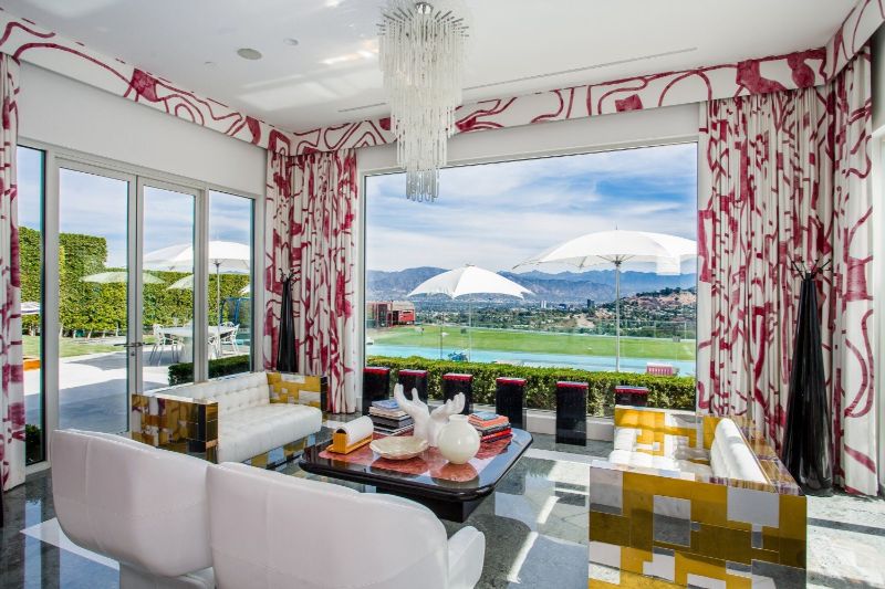 Gwen Stefani Sells Beverly Hills Mansion