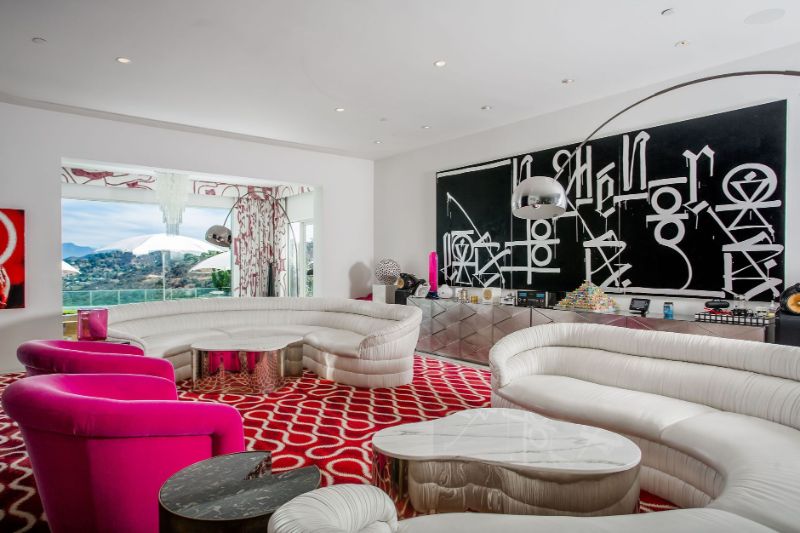 Gwen Stefani Sells Beverly Hills Mansion