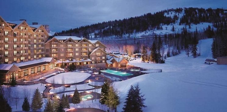 Thanksgiving Celebration from a Luxurious Destination