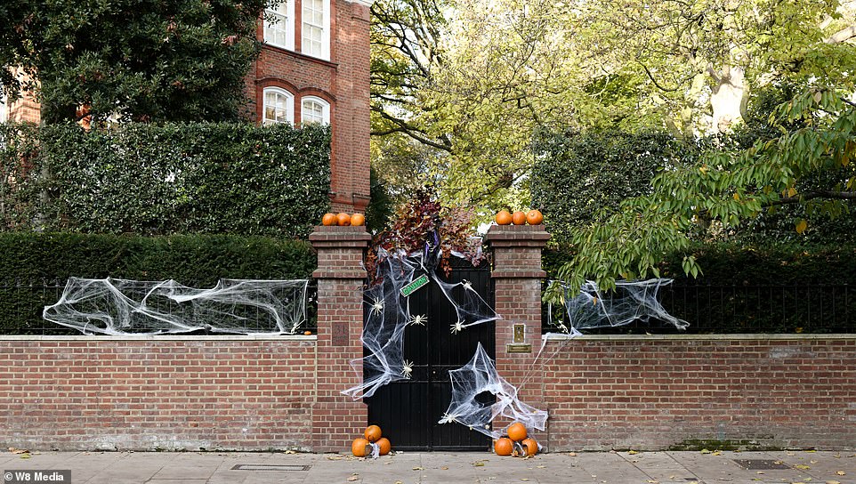 Halloween: See How The Stars Decorate Their Homes!