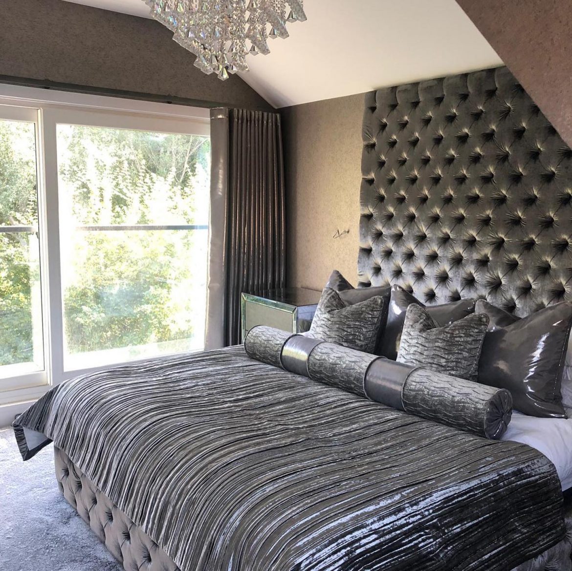 Home Chic Home: Elevating Interior Design to New Heights