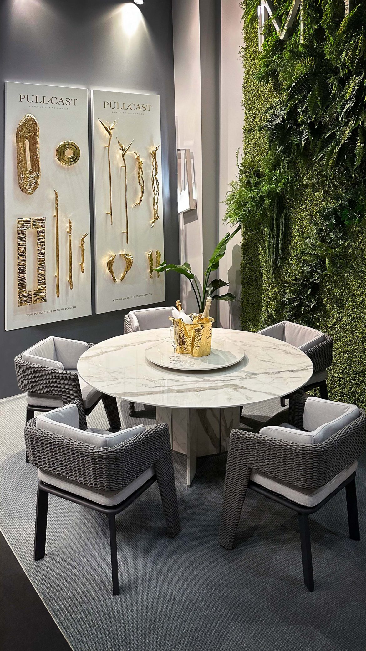Dining Tables: Creating the Ideal Dining Ambiance