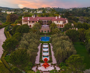 This Peter Marino-Designed Home Has a $400M Price Tag. It's a Beauty!