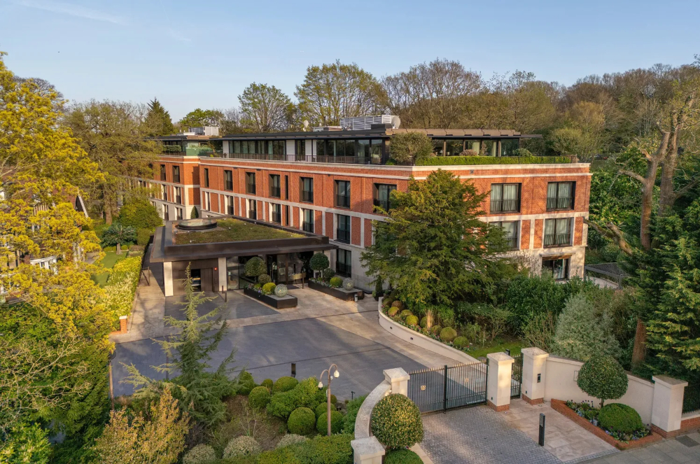 Ariana Grande's Rented London Penthouse Hits the Market for £17M
