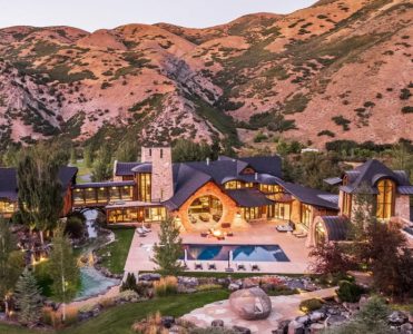 This Is the Real Estate for You If You Love The Lord of the Rings